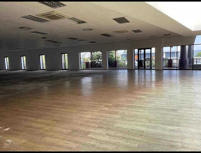 1,296M² OFFICE TO LET IN RIVONIA